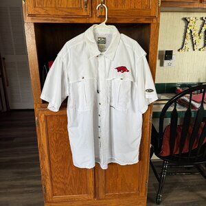 Drake white short-sleeved shirt with Arkansas Razorback embroidered